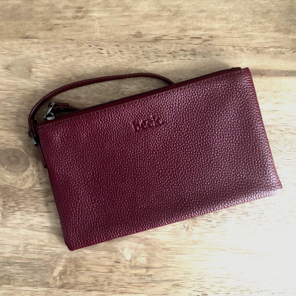Beck Bags Leather Ziplet Wrislet Clutch Bag Barcelona Red NEW